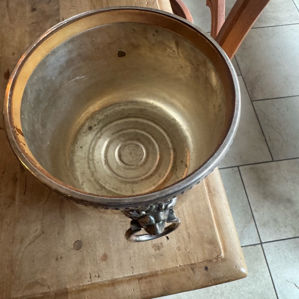 Silver plated Lion Head Ice Bucket planter vase - Picture 7 of 9